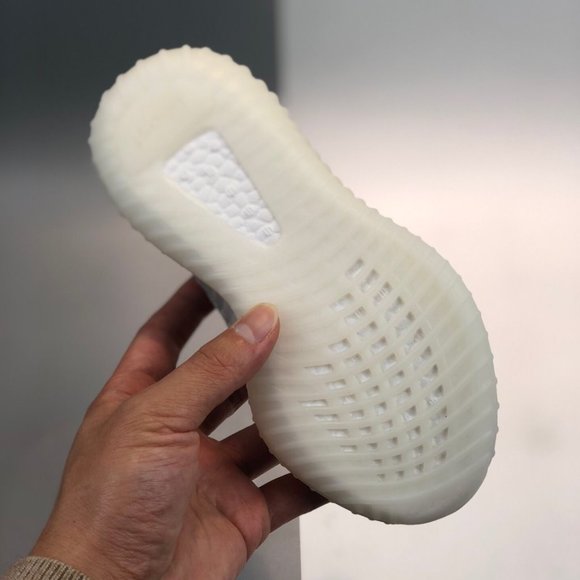 Athletic_Shoes
